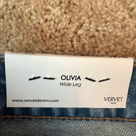 NWT Vervet Blue Olivia Wide Distressed Jeans - Picture 6 of 9